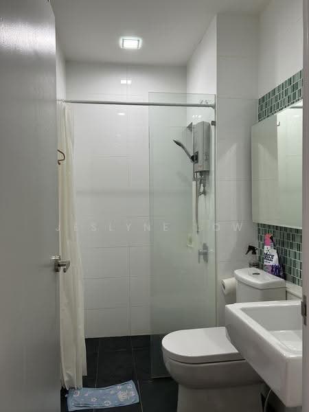 Service Residence for Sale at Residential Suites @ HighPark - Jeslyne Low - Bathroom - PropertyGuru.com.my