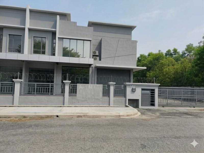 Semi-D Factory for Sale in Bandar Rinching (Semenyih) - Ivan Liew - Exterior - PropertyGuru.com.my