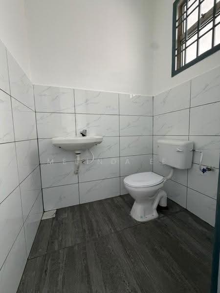1-storey Terraced House for Sale in Taman Pulai Indah (Johor Bahru) - Melinda Ee - Bathroom - PropertyGuru.com.my