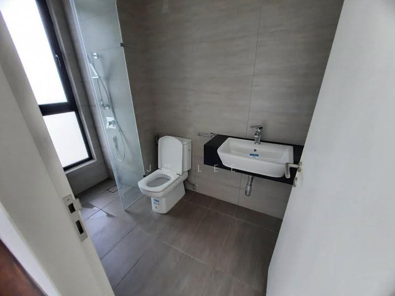 Bungalow House for Sale in Seri Kembangan (Selangor) - JC Lee - Bathroom - PropertyGuru.com.my
