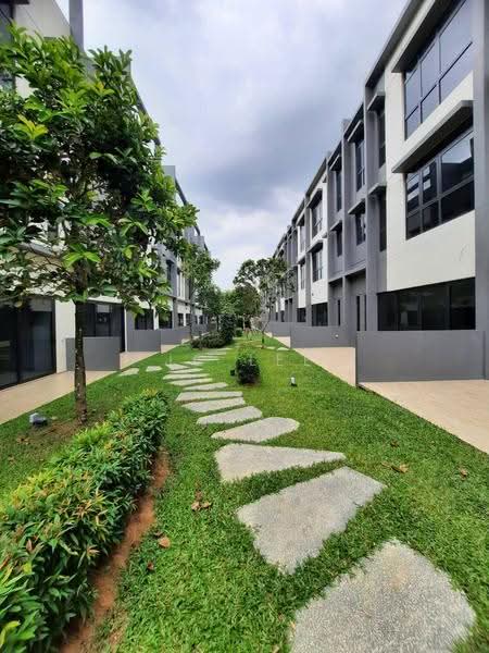 Bungalow House for Sale in Seri Kembangan (Selangor) - JC Lee - PropertyGuru.com.my