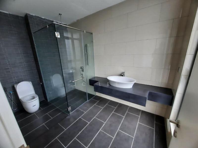 Bungalow House for Sale in Seri Kembangan (Selangor) - JC Lee - PropertyGuru.com.my