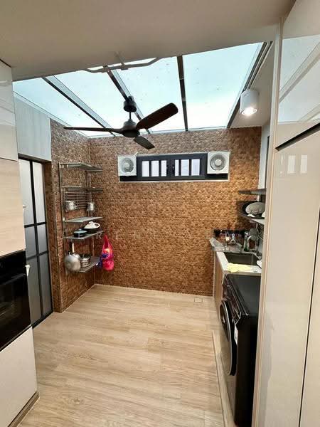 Condominium for Rent at Queens Residences Q1 @ Queens Waterfront - Jerene Yeap - Kitchen - PropertyGuru.com.my