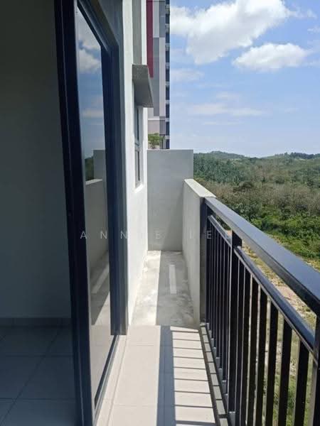 Kediaman Servis untuk Dijual di Residensi Mutiara Kajang 2 - Annie Lee - Balcony - PropertyGuru.com.my