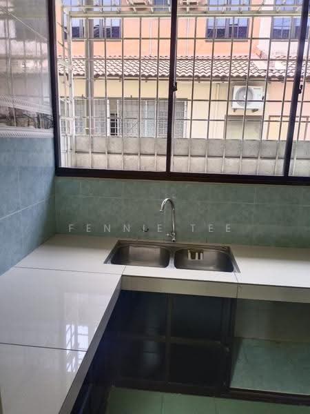 Rumah Teres 2-Tingkat untuk Disewa di Teluk Intan (Perak) - Fennie Tee - Kitchen - PropertyGuru.com.my