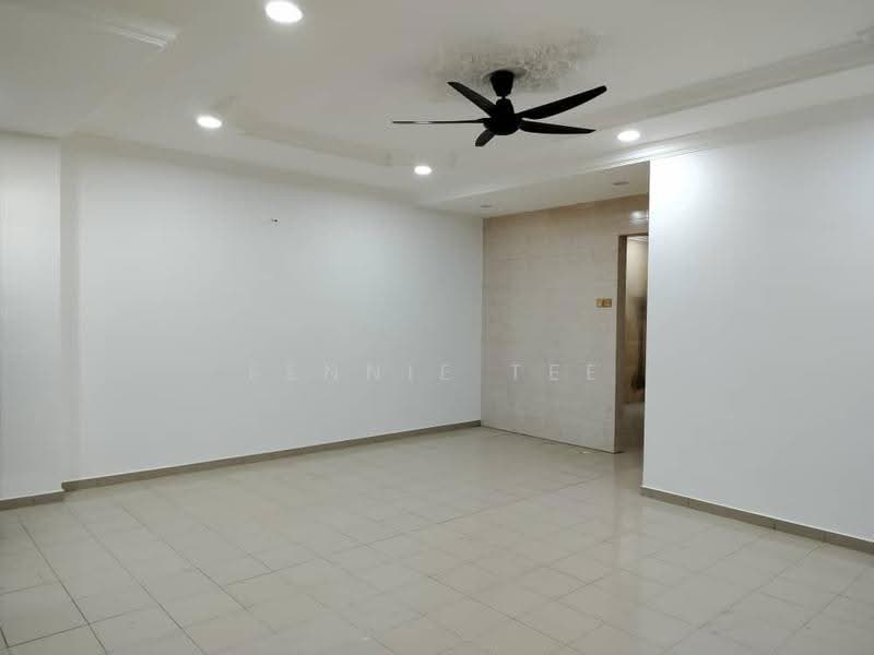 2-storey Terraced House for Rent in Teluk Intan (Perak) - Fennie Tee - Living Room - PropertyGuru.com.my