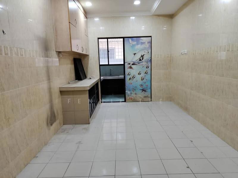 2-storey Terraced House for Rent in Teluk Intan (Perak) - Fennie Tee - Kitchen - PropertyGuru.com.my