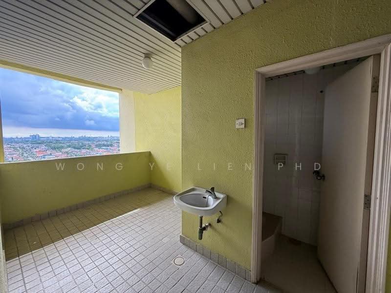 Condominium for Sale at Indera Subang - Wong Ye Lien PhD - Balcony - PropertyGuru.com.my