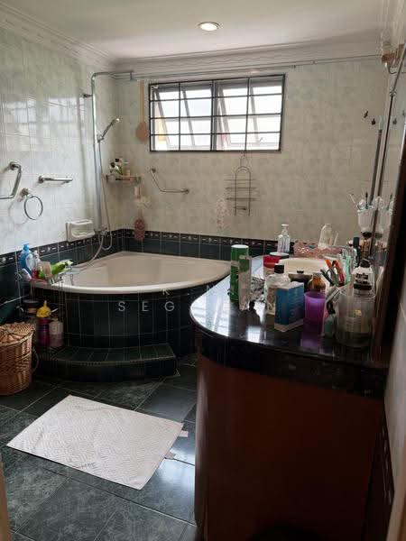 Rumah Teres 2-Tingkat untuk Dijual di Taman Bangsar (Bangsar) - K.N. Segaran - Bathroom - PropertyGuru.com.my