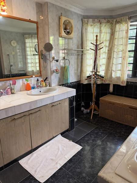 Rumah Teres 2-Tingkat untuk Dijual di Taman Bangsar (Bangsar) - K.N. Segaran - Bathroom - PropertyGuru.com.my