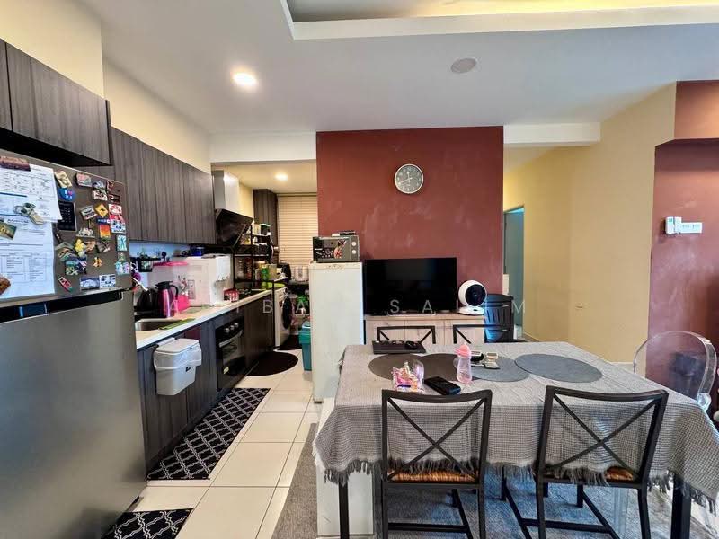 Kediaman Servis untuk Dijual di The Zizz @ Damansara North - Adibah Salim - Kitchen - PropertyGuru.com.my