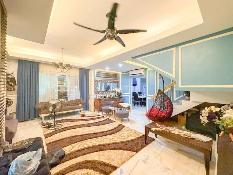 Rumah Teres 2-Tingkat untuk Dijual di Taman Lestari Perdana (Seri Kembangan) - BILYA ARIFF - Living Room - PropertyGuru.com.my