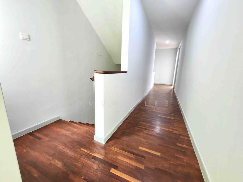 Rumah Teres untuk Dijual di Lake Fields (Sungai Besi) - Edmund Lee - Corridor - PropertyGuru.com.my