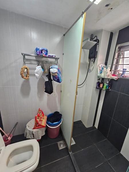 Rumah Teres 2-Tingkat untuk Dijual di Bandar Putra Permai (Seri Kembangan) - Leo Koh - Bathroom - PropertyGuru.com.my