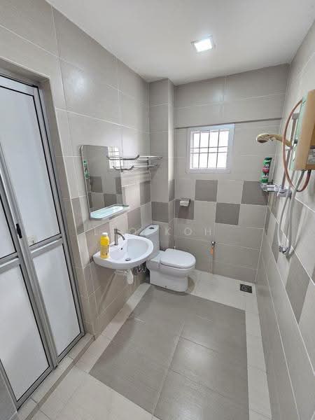 Rumah Teres 2-Tingkat untuk Dijual di Bandar Putra Permai (Seri Kembangan) - Leo Koh - Bathroom - PropertyGuru.com.my