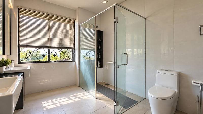 Vila Berkembar untuk Dijual di Shah Alam (Selangor) - Wan Azlan Ahmad - Bathroom - PropertyGuru.com.my
