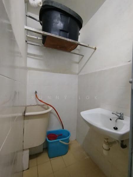 Flat for Rent at Green Garden - Sunny Lok - Bathroom - PropertyGuru.com.my