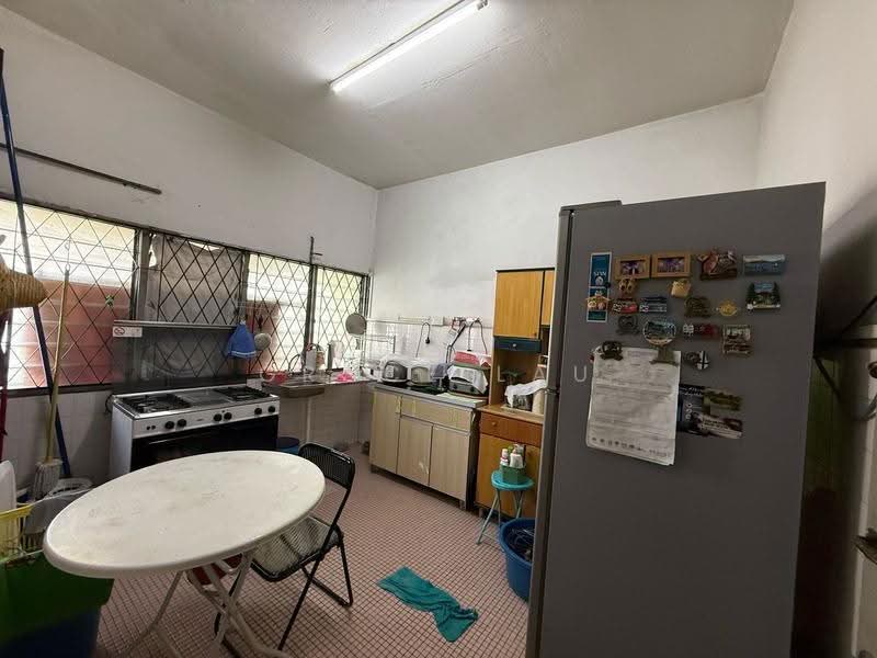 2-storey Terraced House for Sale in Taman Kolam Air (Johor Bahru) - Grace Lau - Kitchen - PropertyGuru.com.my