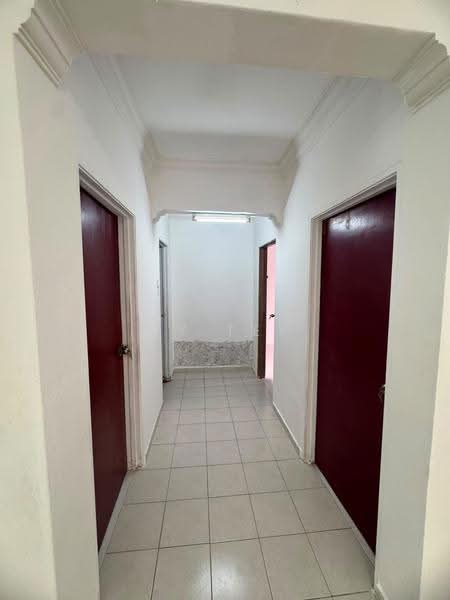 Pangsapuri untuk Disewa di Sri Selera Court Apartment - YY Tey - Corridor - PropertyGuru.com.my