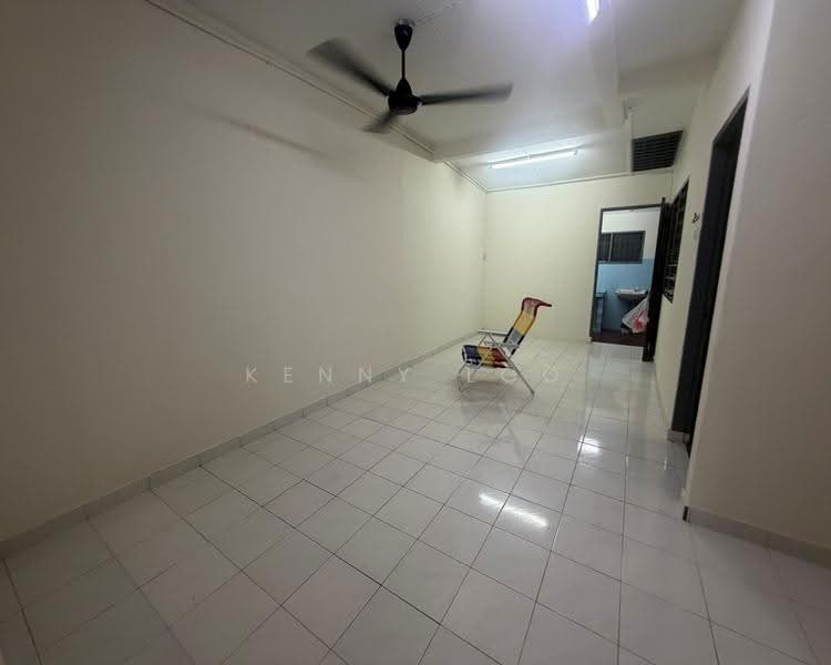 Rumah Teres 2-Tingkat untuk Disewa di Taman Tas (Kuantan) - Kenny Loo - Living Room - PropertyGuru.com.my