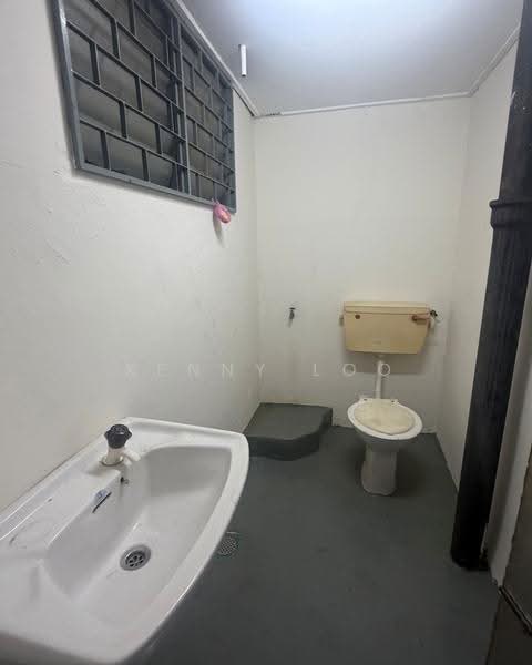 Rumah Teres 2-Tingkat untuk Disewa di Taman Tas (Kuantan) - Kenny Loo - Bathroom - PropertyGuru.com.my