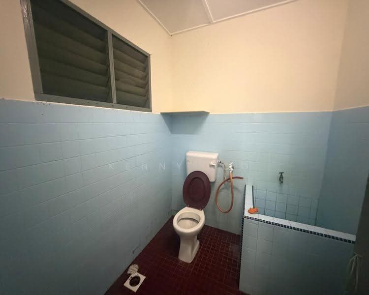 Rumah Teres 2-Tingkat untuk Disewa di Taman Tas (Kuantan) - Kenny Loo - Bathroom - PropertyGuru.com.my