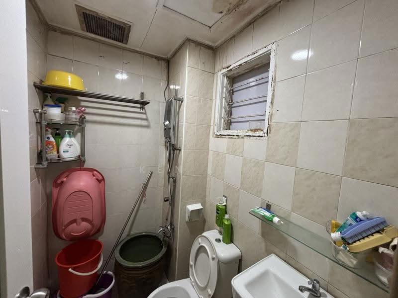 Terraced House for Sale in Bandar Botanic (Klang) - Ken Lai - Bathroom - PropertyGuru.com.my