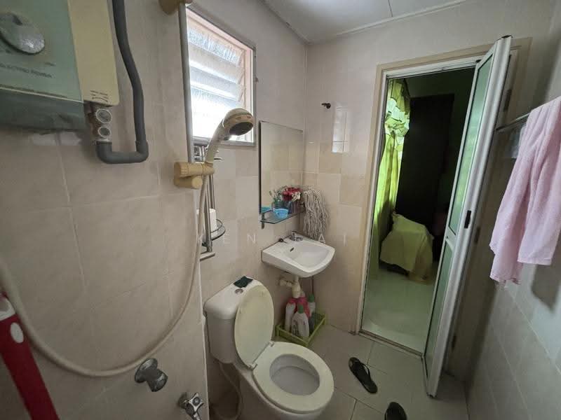 Terraced House for Sale in Bandar Botanic (Klang) - Ken Lai - Bathroom - PropertyGuru.com.my