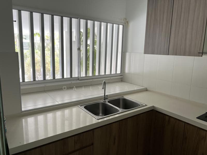 3-storey Terraced House for Sale in Cyberjaya (Selangor) - Gaily Tay - Kitchen - PropertyGuru.com.my