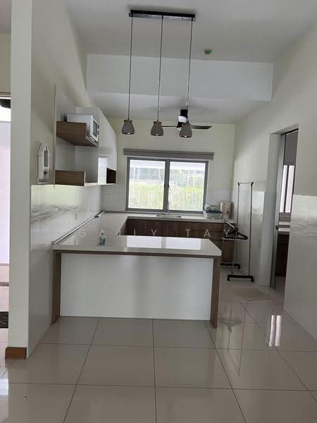 3-storey Terraced House for Sale in Cyberjaya (Selangor) - Gaily Tay - Kitchen - PropertyGuru.com.my