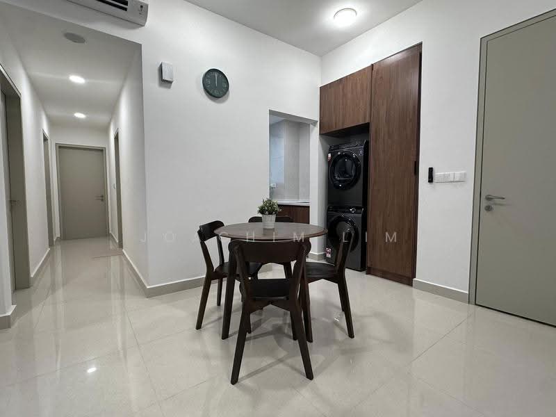 Kediaman Servis untuk Disewa di Quinn Residence - Joachim Lim - Corridor - PropertyGuru.com.my