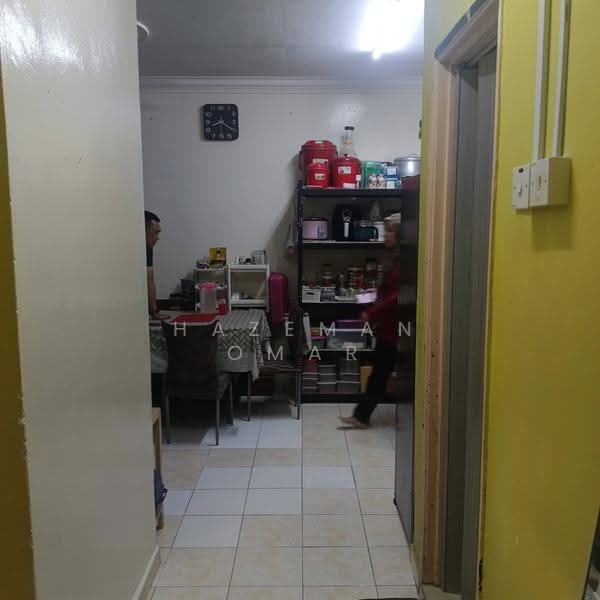 Rumah Flat untuk Dijual di Mesra Ria - Hazeman Omar - Kitchen - PropertyGuru.com.my