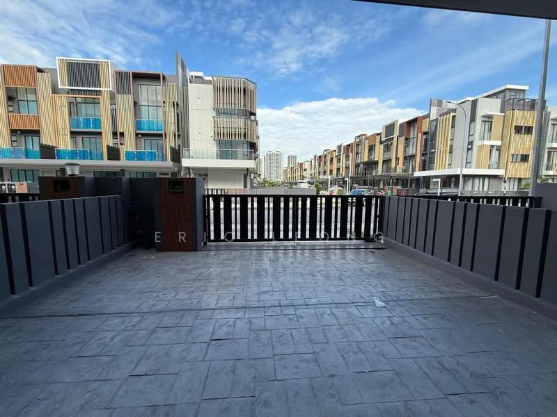 3-storey Terraced House for Sale in Taman Puchong Legenda (Puchong) - Eric Leong - Exterior - PropertyGuru.com.my