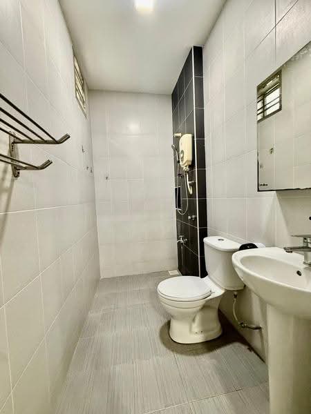 Rumah Teres 2-Tingkat untuk Disewa di Bandar Putra Kulai (Kulai) - Khoo . - Bathroom - PropertyGuru.com.my