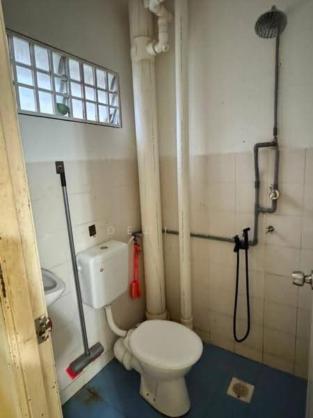 Apartment for Rent at Sri Ivori Apartment - Dedi . - Bathroom - PropertyGuru.com.my