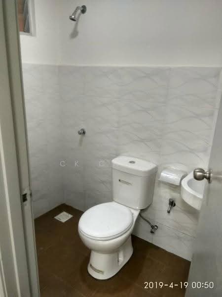 Kediaman Servis untuk Disewa di Sentrovue - CK Chien - Bathroom - PropertyGuru.com.my