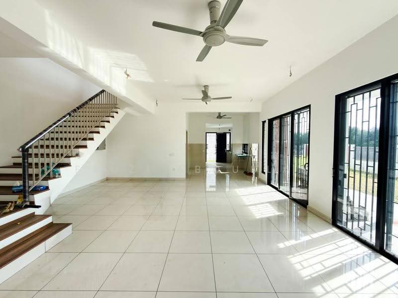 2-storey Terraced House for Sale in Elmina (Shah Alam) - Fauzi Abdullah - Living Room - PropertyGuru.com.my