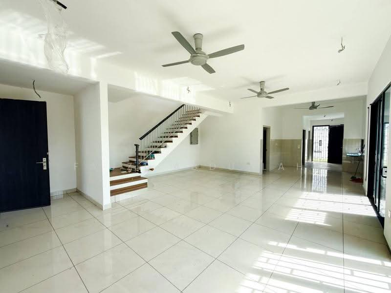 2-storey Terraced House for Sale in Elmina (Shah Alam) - Fauzi Abdullah - Living Room - PropertyGuru.com.my