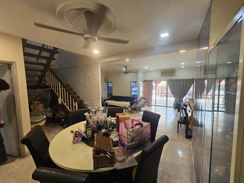 2-storey Terraced House for Sale in Taman Connaught (Cheras) - Kent Fatt - Living Room - PropertyGuru.com.my