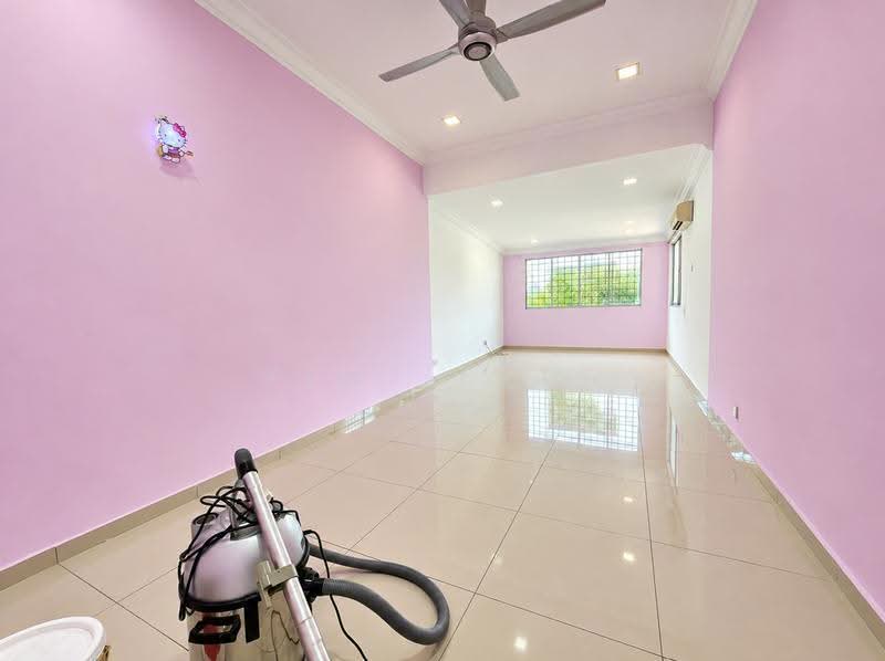 2-storey Terraced House for Sale in Taman Connaught (Cheras) - Kent Fatt - Living Room - PropertyGuru.com.my