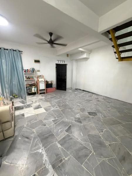 2-storey Terraced House for Sale in Bukit Beruntung (Selangor) - Zann Fauzan - Living Room - PropertyGuru.com.my