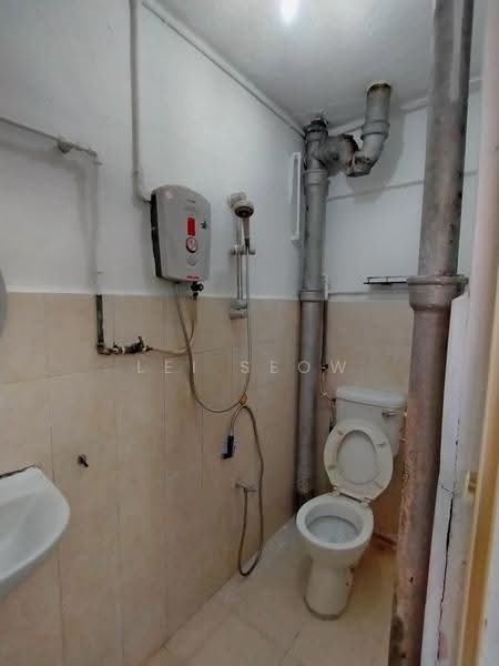 Flat for Rent at Jalan Tengah - Lei Seow - Bathroom - PropertyGuru.com.my