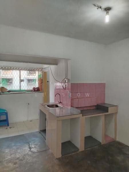 Flat for Rent at Jalan Tengah - Lei Seow - Kitchen - PropertyGuru.com.my