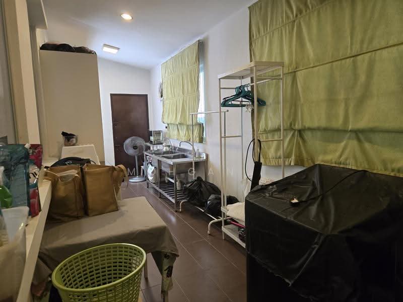 Bungalow House for Rent in Shah Alam (Selangor) - Mohgan . - Kitchen - PropertyGuru.com.my