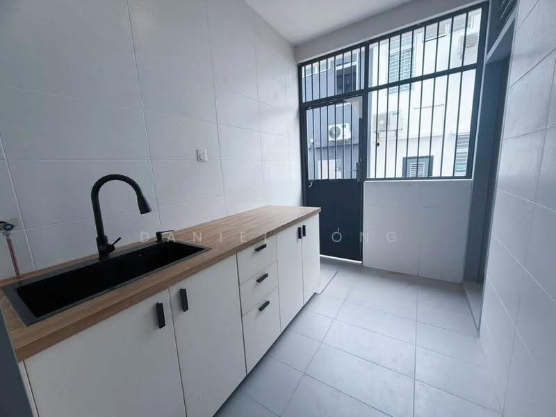 2-storey Terraced House for Sale in Bandar Putra Kulai (Kulai) - Daniel Yong - Kitchen - PropertyGuru.com.my