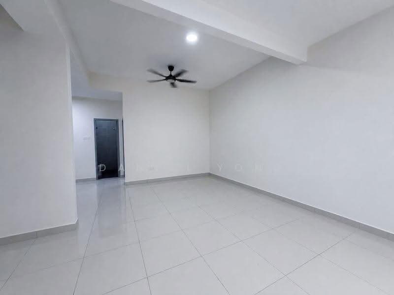 2-storey Terraced House for Sale in Bandar Putra Kulai (Kulai) - Daniel Yong - Living Room - PropertyGuru.com.my
