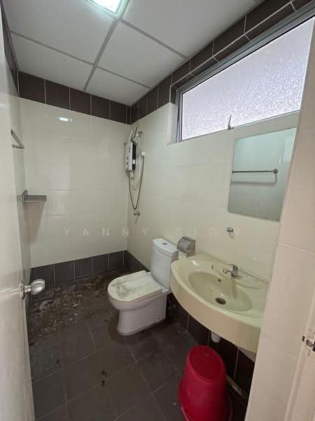 Kondominium untuk Dijual di Platinum Hill PV 2 - Yanny Siow - Bathroom - PropertyGuru.com.my