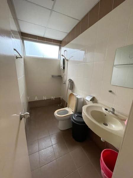 Kondominium untuk Dijual di Platinum Hill PV 2 - Yanny Siow - Bathroom - PropertyGuru.com.my