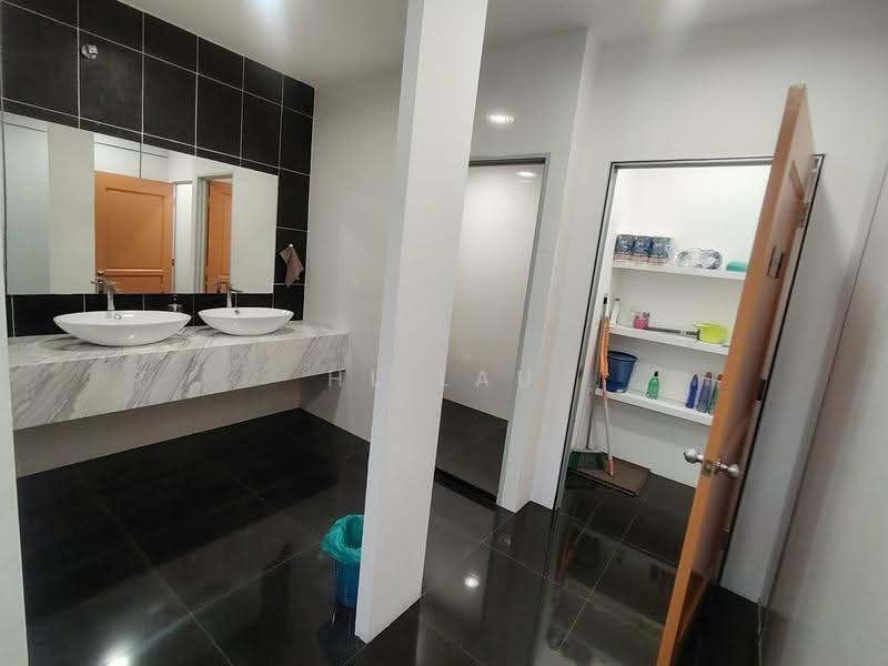 Kilang Berkembar untuk Dijual di Batu Berendam (Melaka) - HL Lau - Bathroom - PropertyGuru.com.my
