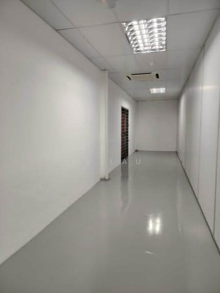 Kilang Berkembar untuk Dijual di Batu Berendam (Melaka) - HL Lau - Corridor - PropertyGuru.com.my
